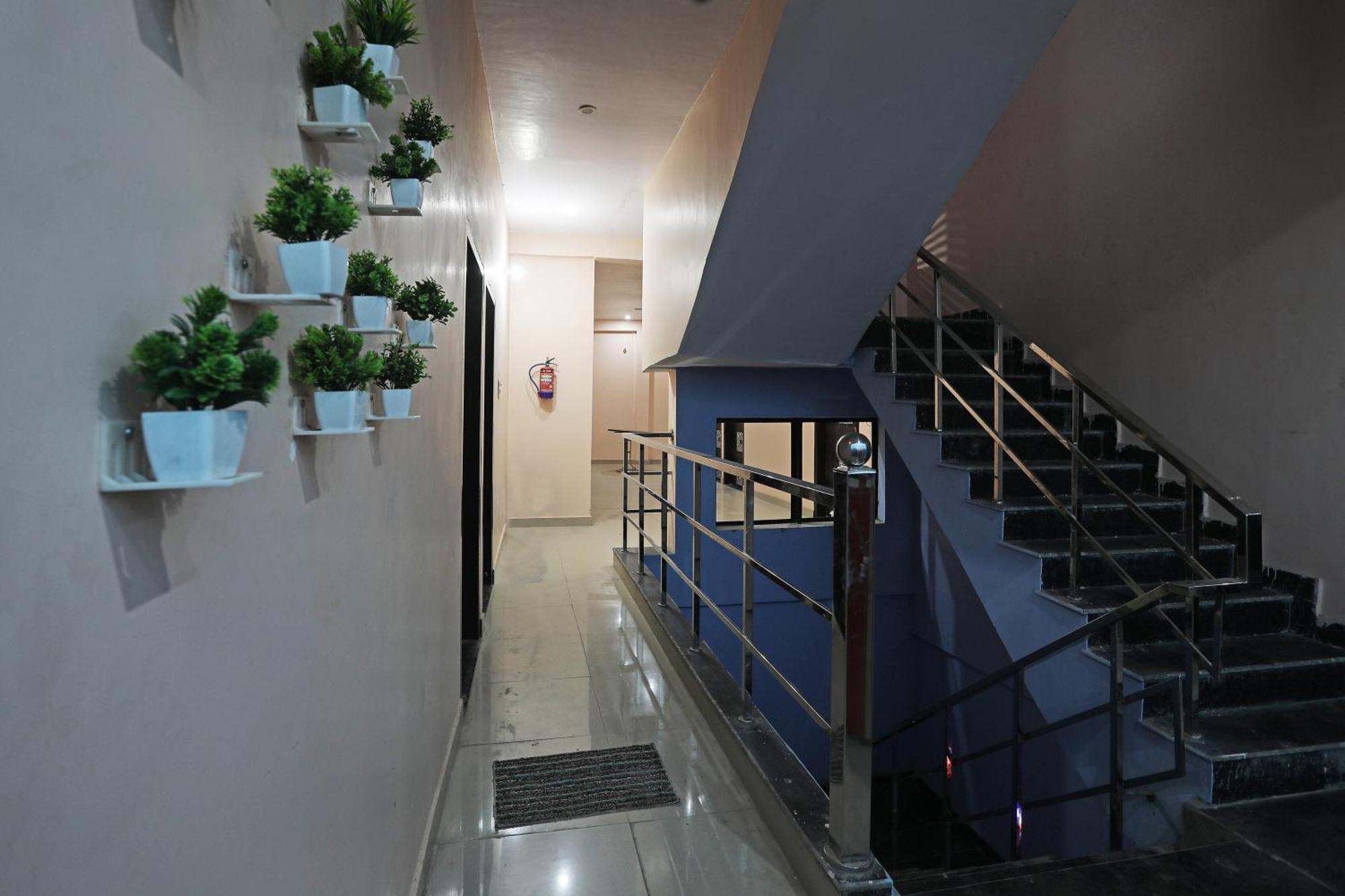 Hotel O Relax Faridábád Kültér fotó